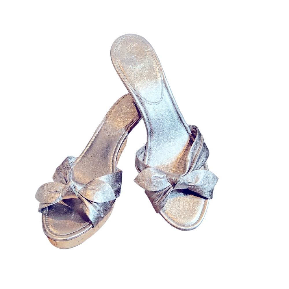 Coach Luxury silver Genuine Leather ribbon open Toe Platform shoe Size 9,5